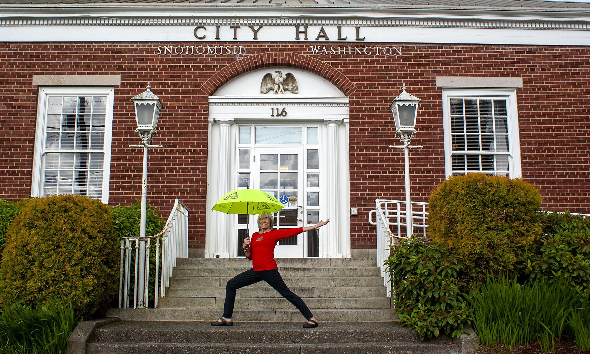 city hall pose